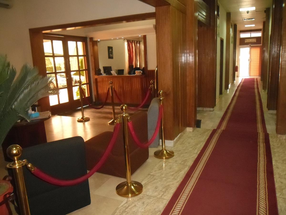 Hotel Vivi Palace Matadi Extérieur photo